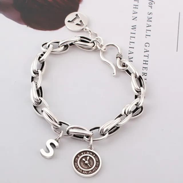 【Umi】日式時尚百搭鎖鏈英文字母時鐘創意設計造型銀手鍊手環手鐲(S字母A字母 附延長鍊長短可調)