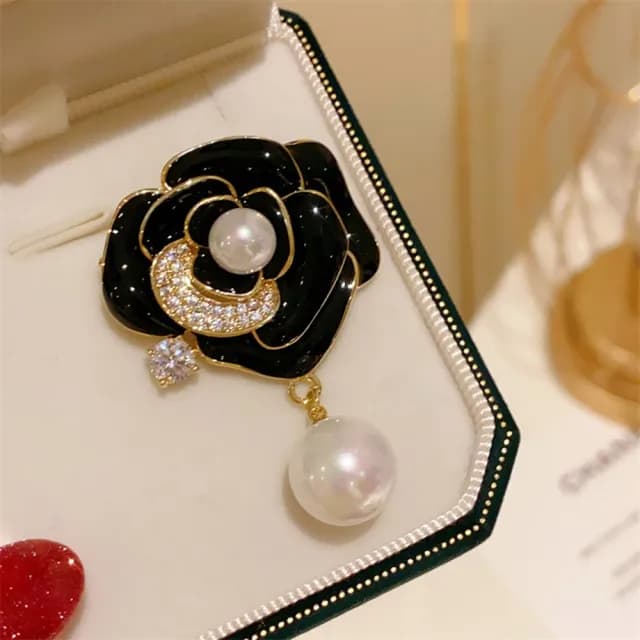 【巴黎精品】現貨+預購 鋯石胸針玫瑰別針(珍珠小香風山茶花生日情人節禮物女飾品3色a1ah40)