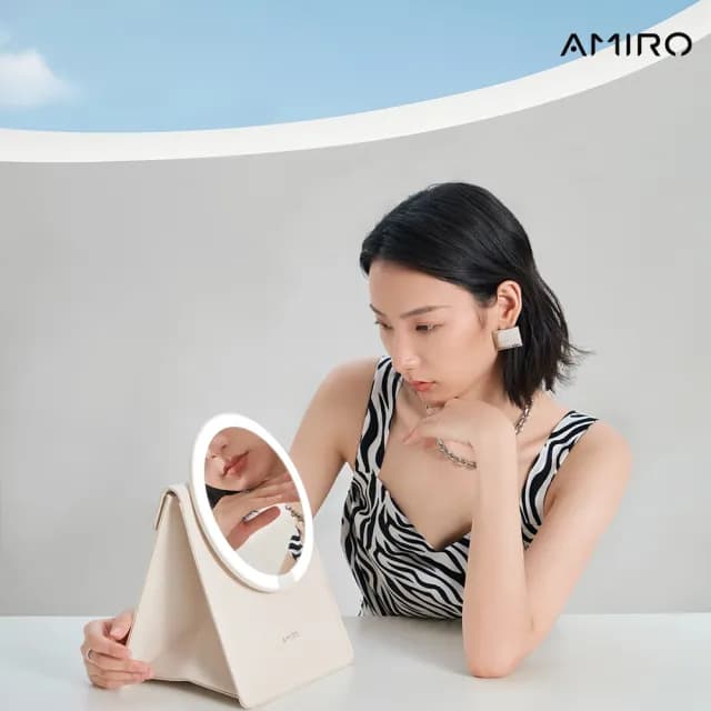 【AMIRO】覓光旅行化妝LED高清日光包包鏡(旅行化妝包/手拿包/化妝鏡/美妝鏡/隨身鏡/情人節禮物)