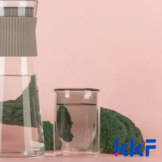 【KKF 吻吻魚】懸浮雙層玻璃水杯 230ml - 四色(耐熱玻璃、優美弧線、晶瑩色澤、送禮推薦)