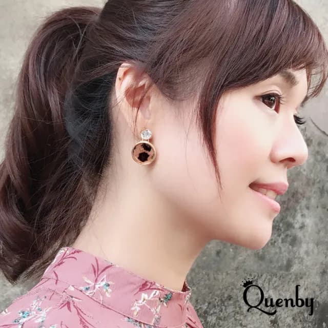 【Quenby】時尚秋冬豹紋閃鑽百搭毛絨耳環/耳針(耳針/飾品/配件) - momo購物網 - 好評推薦 -