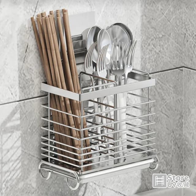 【Store up 收藏】頂級304不鏽鋼 可掛可立兩用大容量分隔筷筒 餐具筒-可貼牆面(AD107)