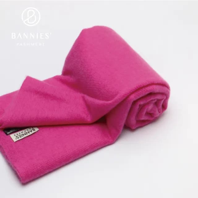 【BANNIES 喀什米爾圍巾】經典素面｜桃紅(經典款 親膚 透氣 不刺癢)