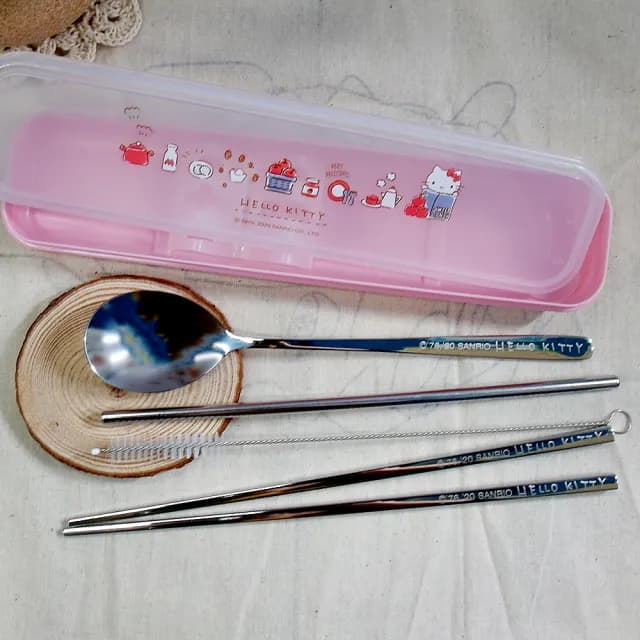 【HELLO KITTY】環保餐具吸管五件組(蘋果款)