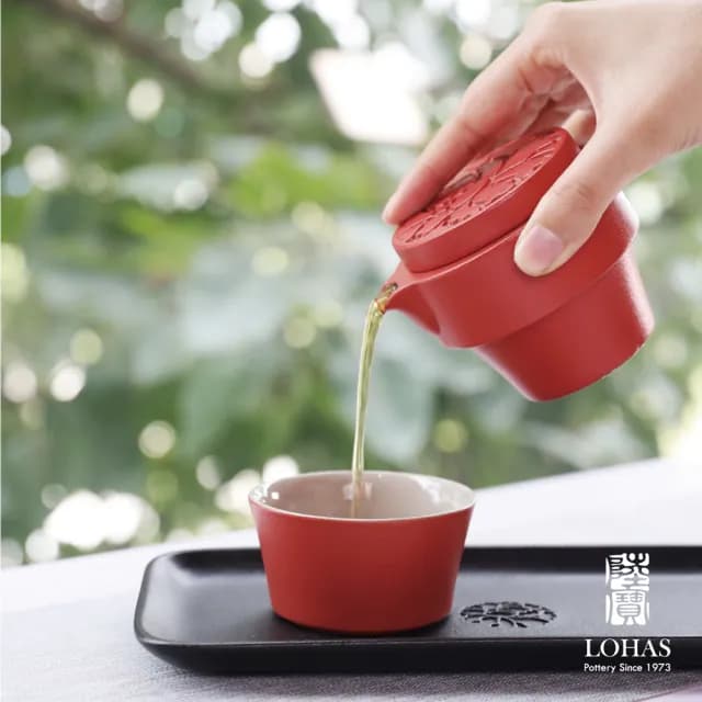 【LohasPottery 陸寶】花好月圓闔家歡-宮牆紅 一壺兩杯茶盤(陶瓷泡茶壺 茶盤 茶具套組)