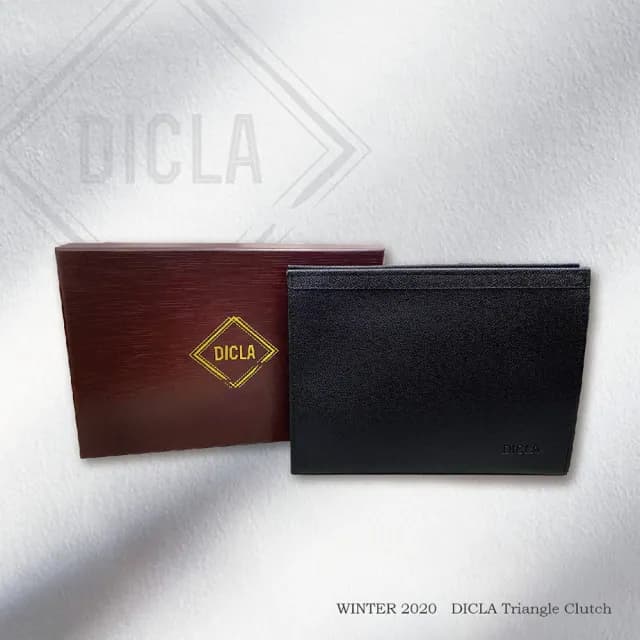 【DICLA 迪克拉】父親節禮物 真皮 素色牛皮男士手拿包DC583(真皮包包 素色牛皮三角款DC583)