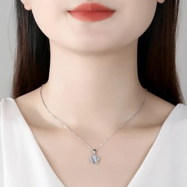 【米蘭精品】現貨+預購 莫桑鑽項鍊925純銀吊墜(1ctD色八心八箭花朵情人節生日聖誕節禮物女飾品73yk60)
