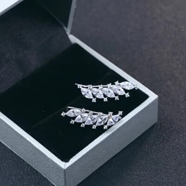 【米蘭精品】現貨+預購 925純銀耳環鑲鑽耳飾(創意葉子造型情人節生日聖誕節交換禮物女飾品73dy104)