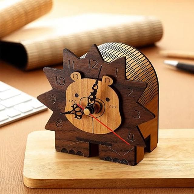 【木頭方程式】木雕造型時鐘-小獅子(時鐘／裝飾品／禮物／桌鐘/獅子/送禮推薦)
