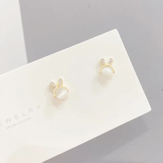 【Umi】925純銀針淡金色微鑲鋯石復古輕奢方形貓眼石小兔子耳朵造型耳環045(日韓時尚潮流耳飾耳針耳墜耳釘)