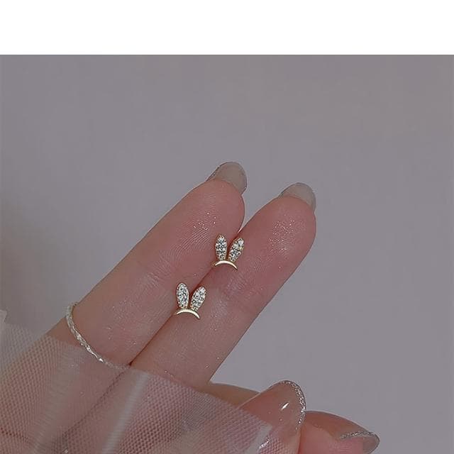 【Umi】可愛小兔子耳朵造型耳環(日韓時尚潮流女飾品 銀色耳飾 耳針 耳墜 耳釘 生日 情人節 禮物)