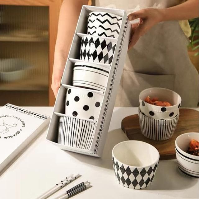【CW LIFEGROUP 可營生活選物】赫本風五件陶瓷碗組/餐具組(餐碗/筷子/餐筷/陶瓷碗/交換禮物/聖誕節/碗)