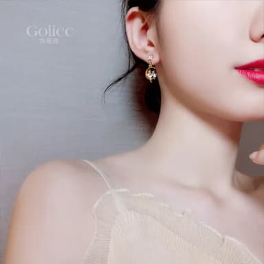 【Golicc】耳環 鑲鑽 貓咪(七夕 情人節 生日 飾品 耳飾 耳墜 禮物)