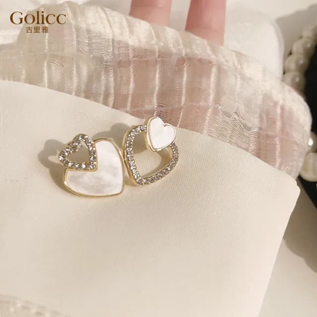【Golicc】耳環 白色 仙桃(七夕 情人節 生日 飾品 耳釘 耳飾 耳墜 禮物)