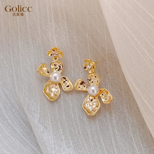 【Golicc】耳環 花瓣 珍珠(七夕 情人節 生日 飾品 耳釘 耳飾 耳墜 禮物)