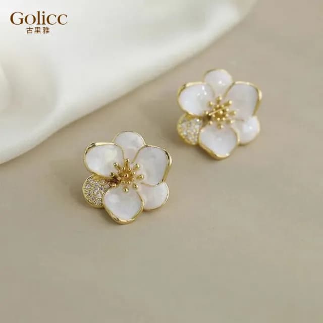 【Golicc】耳環 小香風 花瓣 鋯石(七夕 情人節 生日 飾品 耳釘 耳飾 耳墜 禮物)