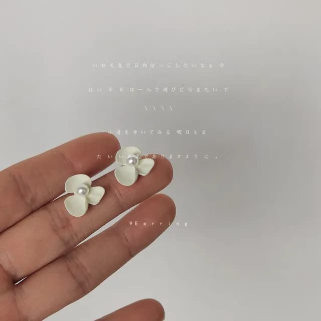 【TWINKLE】耳環 花卉系列 奶白色小花925銀針耳環#TW0187(925銀針)