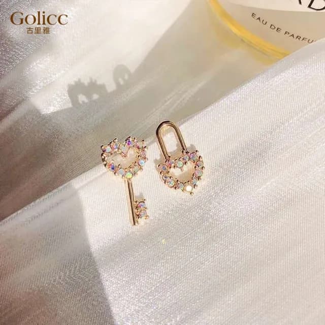 【Golicc】耳環 韓國 鑰匙 鑲鑽 愛心(七夕 情人節 生日 飾品 耳釘 耳飾 耳墜 禮物)