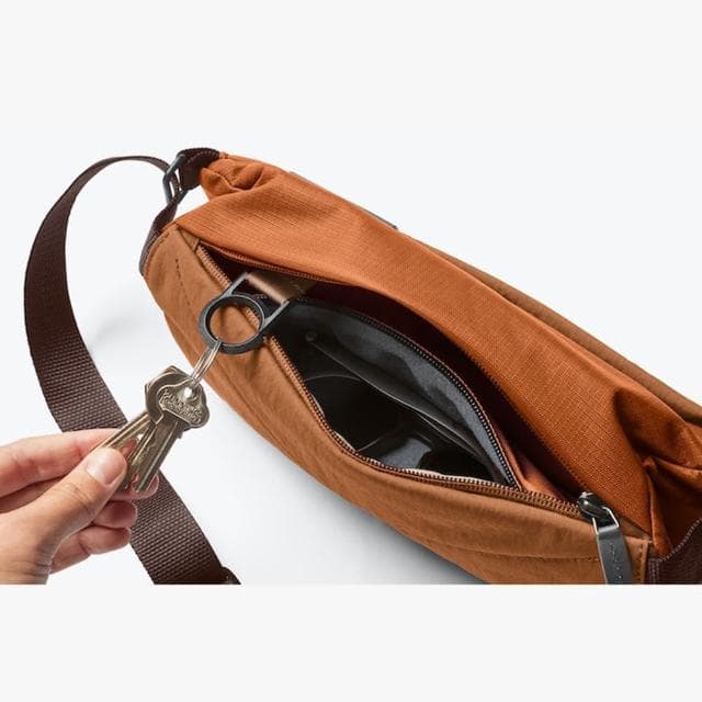 【Bellroy】Sling Mini 出國隨身包 斜背包 小包 母親節 送禮 禮物(橘棕色)