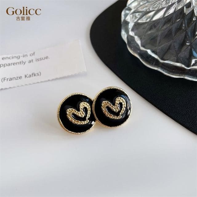 【Golicc】法式 輕奢 復古 愛心 耳釘(母親節 生日 情人節 飾品 耳釘 耳飾 耳墜 禮物)