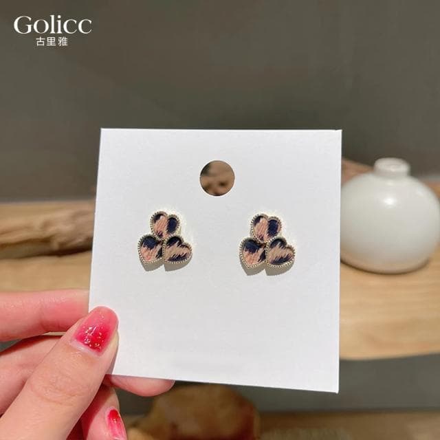 【Golicc】耳環 韓國 復古 豹紋 小愛心(618 七夕 情人節 生日 飾品 耳釘 耳飾 耳墜 禮物)