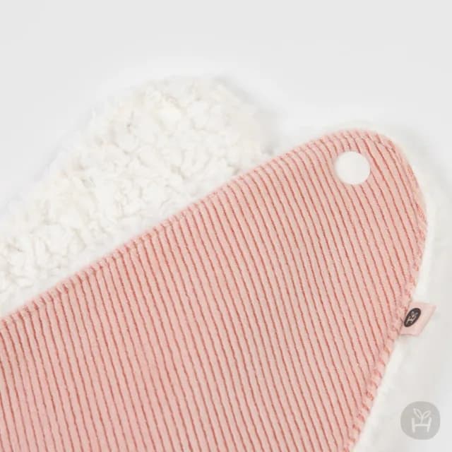 【Happy Prince】韓國製 Christine愛心粉雪絨內裡嬰兒童圍兜(保暖寶寶圍脖圍兜口水巾)