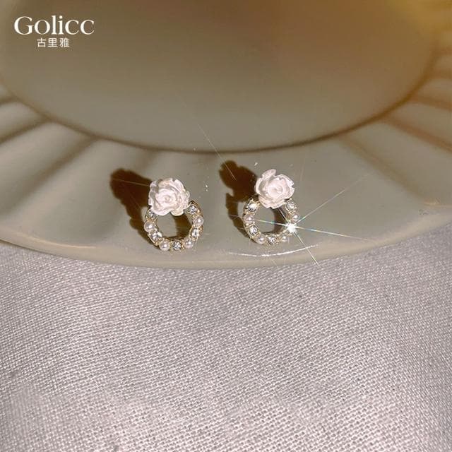 【Golicc】耳環 韓國 小巧 花朵 珍珠(母親節 生日 情人節 飾品 耳釘 耳飾 耳墜 禮物)