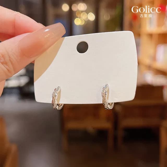 【Golicc】耳環 日版 精緻 微鑲 麻花(七夕 情人節 生日 飾品 耳釘 耳飾 耳墜 禮物)