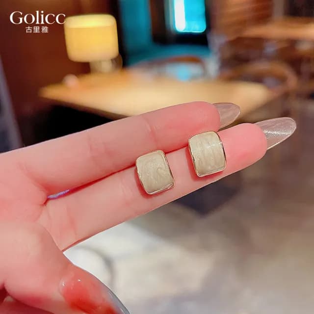 【Golicc】耳環 韓版 白色 滴釉 設計款(99購物限定 生日 飾品 耳釘 耳飾 耳墜 禮物)