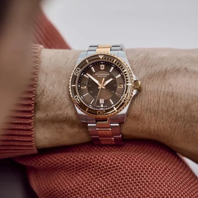 【VICTORINOX 瑞士維氏】Maverick 經典時尚石英腕錶 畢業禮物 送禮 推薦(VISA-241951)