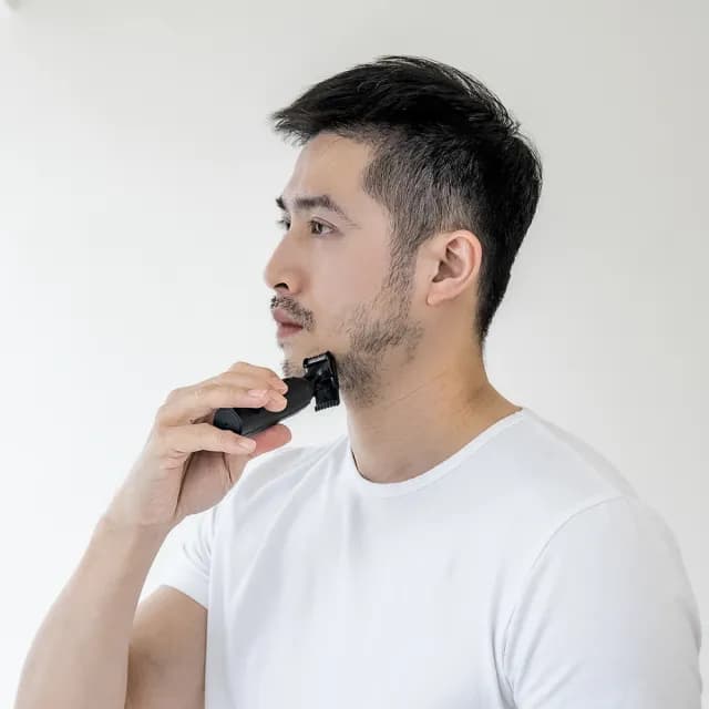 【URBANER奧本】MB-042B 頂級水洗電動修鬍刀(鬢角刀/電修鬍刀/修鬍刀)