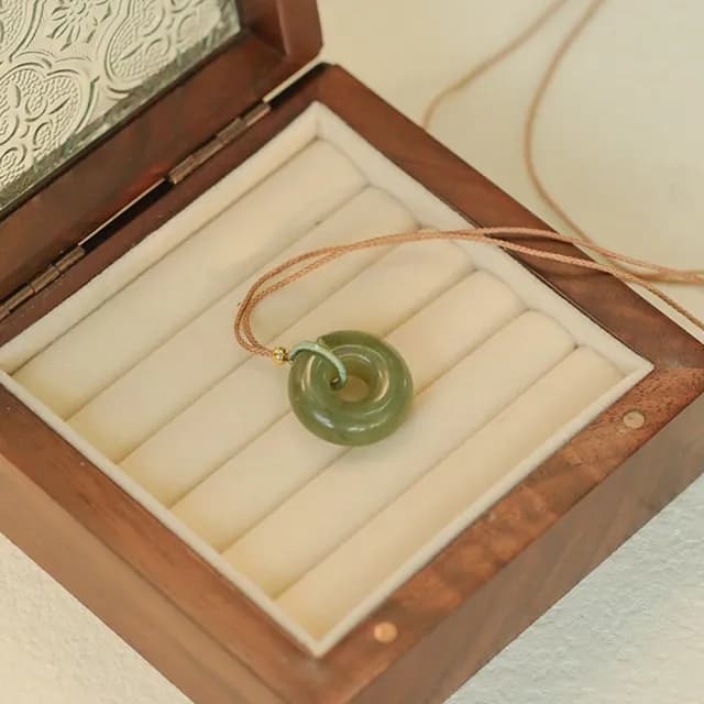 【KT DADA】氣質項鍊 轉運項鍊 保平安 送長輩 送女生禮物 繩練 和田玉項鍊 吊墜項鍊 和田青玉 項鍊掛件