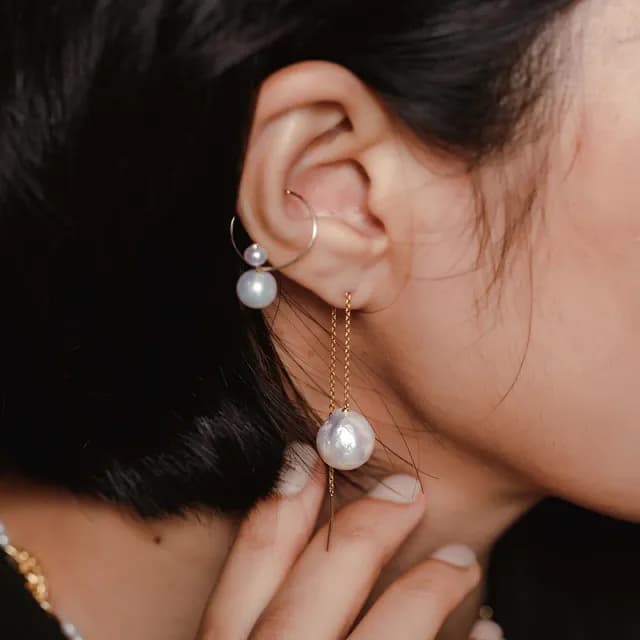 【Olivia Yao Jewellery】專為無耳洞設計 垂墜鋯鑽天然圓珍珠夾式耳環(COSMOS Collection)