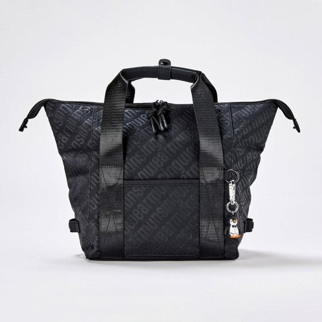 【Munsingwear】官方直營 企鵝牌 黑色光澤感2WAY隨身手提包附企鵝吊飾、小收納袋 MLTE0A50