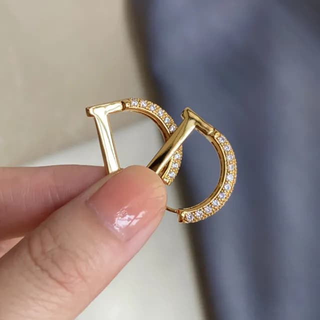 【KT DADA】情人節禮物 金色耳環 鑽石耳環 大耳環 字母耳環 K金耳環個性耳環 韓國耳環 易扣式耳環 復古耳環