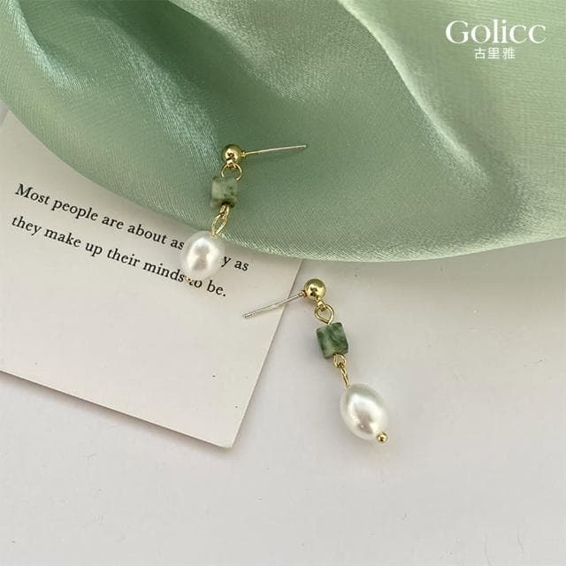【Golicc】耳環 溫柔典雅 綠石珍珠耳環(母親節 生日 情人節 飾品 耳釘 耳飾 耳墜 禮物)