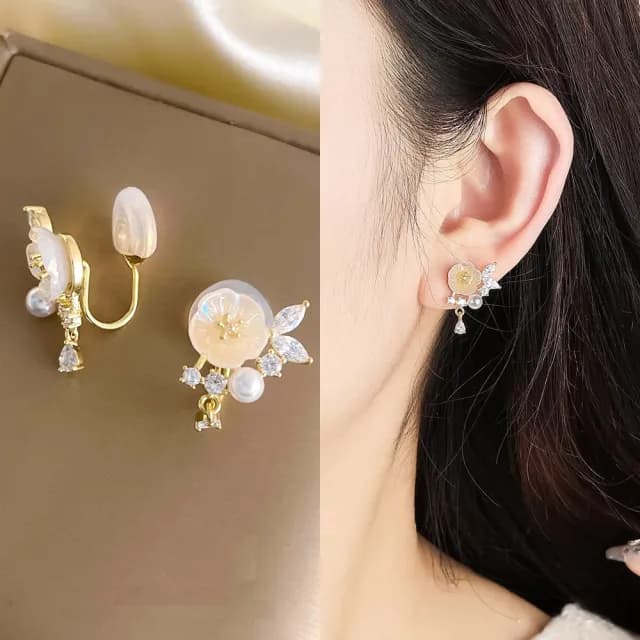 【Emi 艾迷】玫瑰花束鋯石珍珠 耳環 耳夾 無耳洞 夾式耳環 無痛耳夾 蚊香盤耳夾