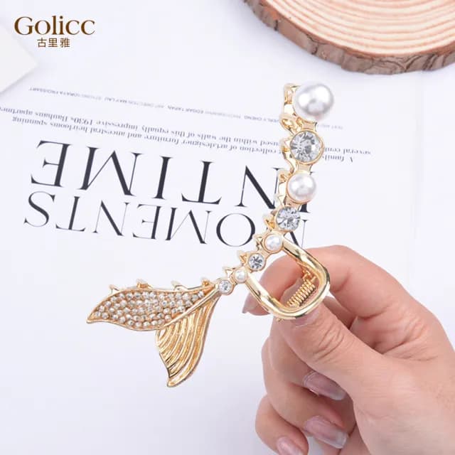 【Gulicc】髮夾 珍珠鑲鑽 美人魚尾髮夾 抓夾(雙11 聖誕節 生日 髮飾 頭飾 鯊魚夾 抓夾 禮物)
