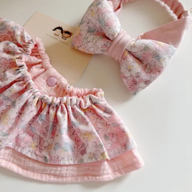 【Lianne baby】文藝粉碎花嬰兒禮物圍兜髮帶彌月禮盒(滿月禮 收涎禮物 週歲禮 彌月禮盒)