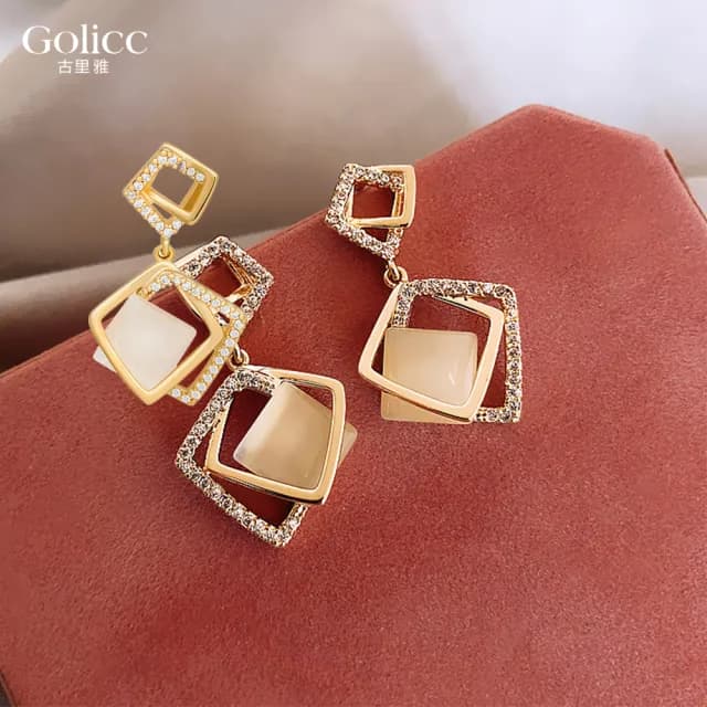 【Golicc】耳環 鑲鑽 菱形(七夕 情人節 生日 飾品 耳飾 耳墜 禮物)