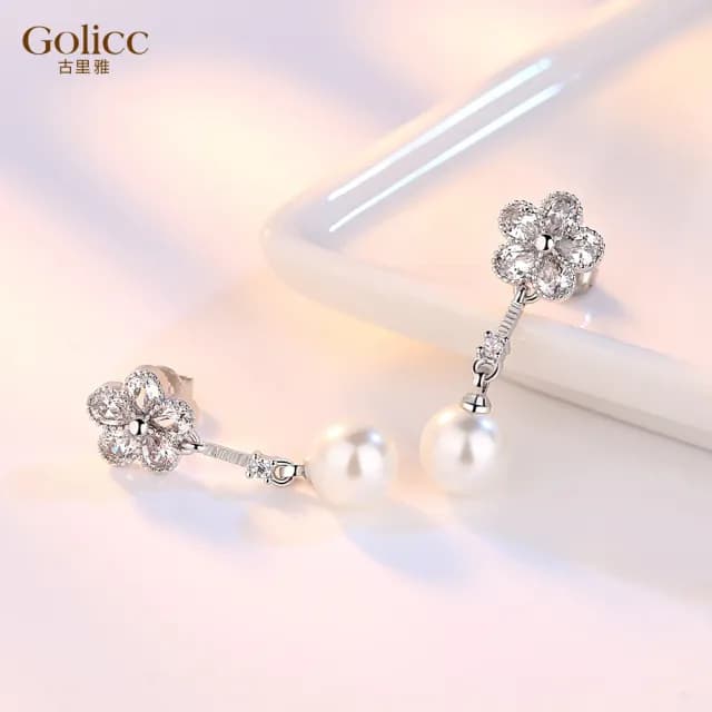 【Golicc】耳環 典雅花朵 垂墜珍珠(七夕 情人節 生日 飾品 耳釘 耳飾 耳墜 禮物)