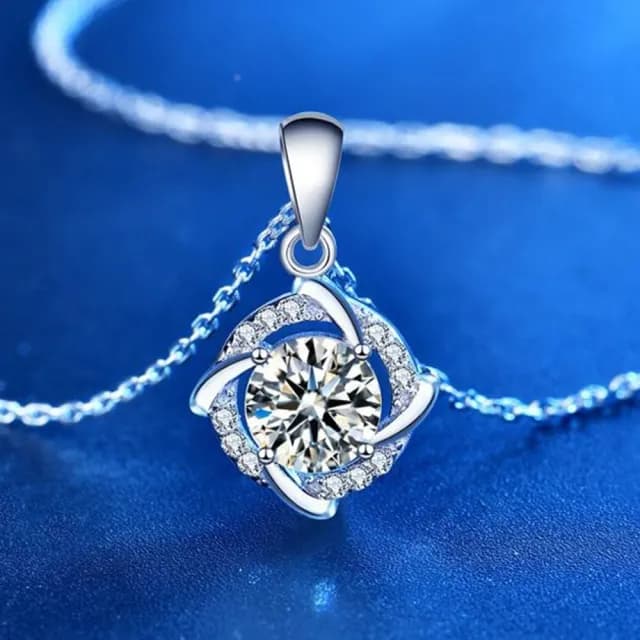 【LEEHER】氣質項鍊/女生禮物/925純銀項鍊/莫桑鋯/飾品/鋯石項鍊/四爪吊墜/生日禮物/鎖骨鍊/短