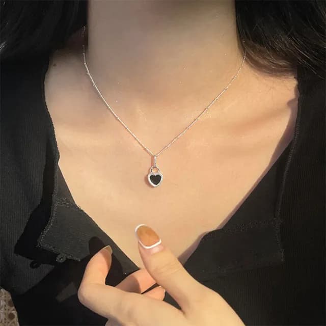 【KT DADA】情人節禮物 包包 項鍊 純銀項鍊 女項鍊 愛心項鍊 寶石項鍊 復古項鍊 黑瑪瑙項鍊 項鍊吊墜 氣質