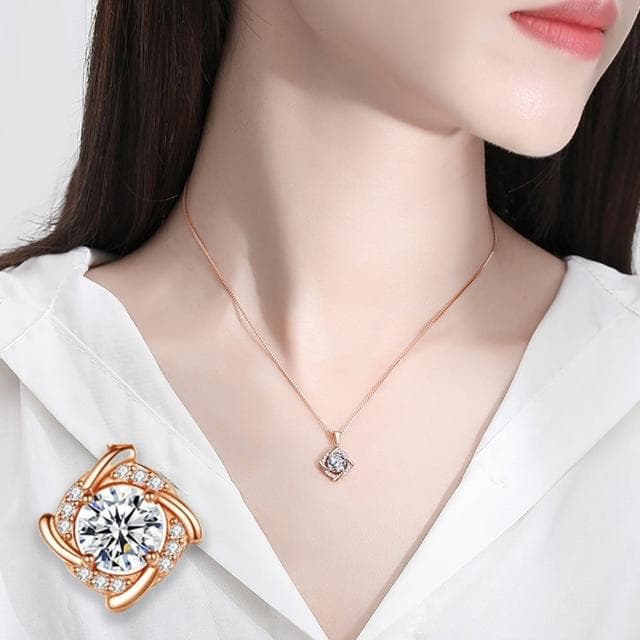 【LEESA】莫桑鑽\氣質項鍊\項鍊女\925純銀項鍊\鎖骨鍊\鑽石項鍊\吊墜\短鍊\女友禮物\情侶紀念禮