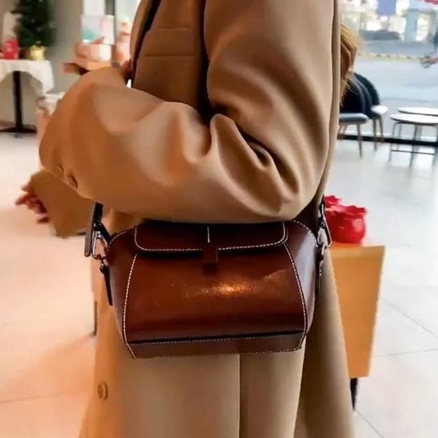 【MoonDy】母親節禮物 包包女 斜背包 貝殼包 小包包 真皮包包 牛皮包包 硬殼包 韓國包包 白色包包 復古包包