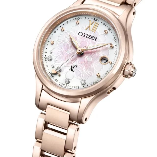 【CITIZEN 星辰】xC 光動能 鈦金屬 電波錶 女錶 手錶 藍寶石鏡面 禮物 推薦(ES9497-88X)