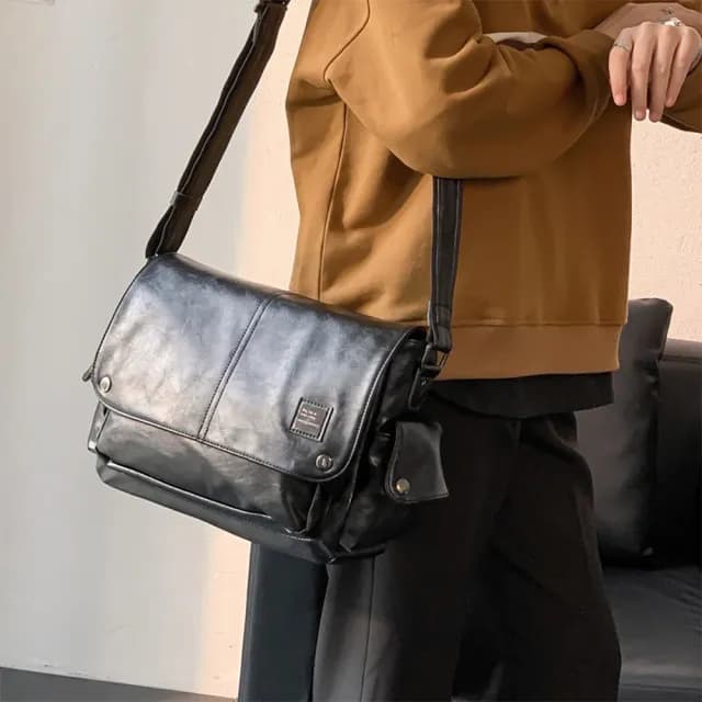【LEEHER】父親節禮物 男生包包/斜背包/側背包/復古郵差包/復古書包/防水包 斜背包/皮革斜背包/黑色斜背包/
