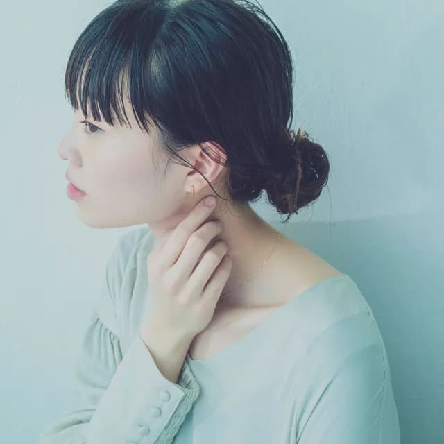【ete】時尚雙面閃耀C型夾式耳環(金色)