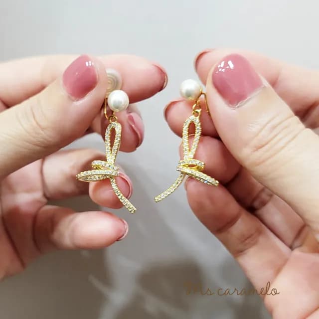 【焦糖小姐 Ms caramelo】夾式 貝珠+鋯石耳環(夾式耳環)