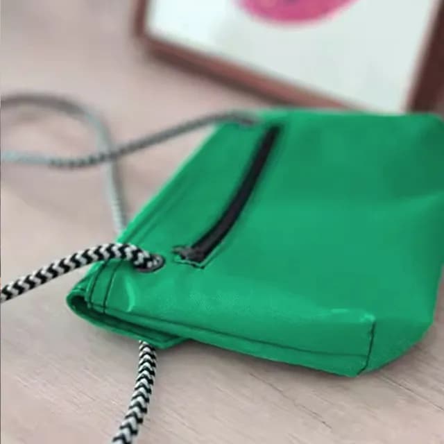 【GAGA EQUIPMENT】情人節禮物 泰國潮牌GAGA EQUIPMENT Mini Bag單肩斜背包 隨身小包(背帶隨機配色 交換禮